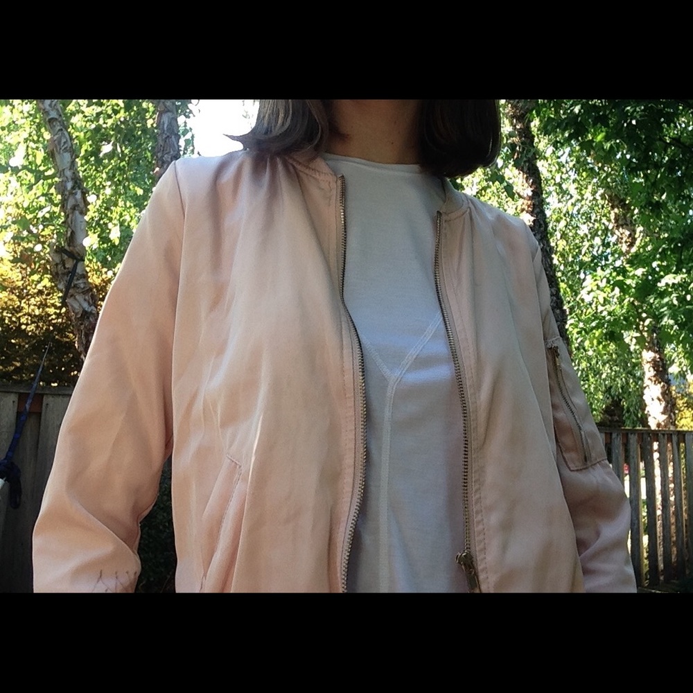Light pink bomber jacket 🌸👼🏼